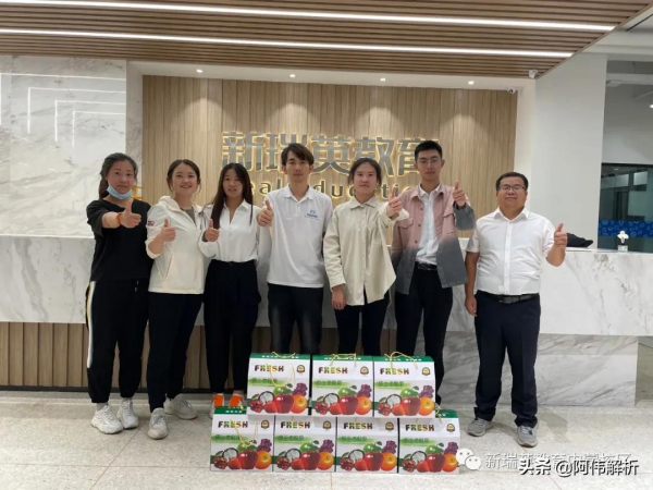 獨在異鄉為異客,中秋我來陪你過 獨在異鄉為異客,中秋我來陪你過