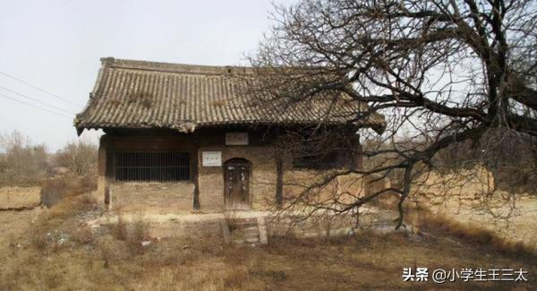 民間故事:屠夫深夜破廟下出恭,醜和尚:快走,晚一步就走不了了 民間故事:屠夫深夜破廟下出恭,醜和尚:快走,晚一步就走不了了