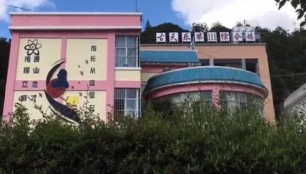 捐建百所學校，如今校內雜草叢生，古天樂慈善的背後沒有那麼簡單