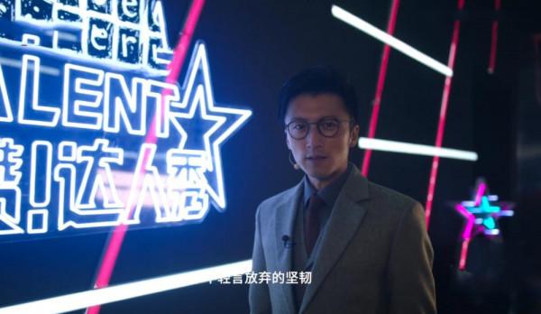 農村大叔用“破爛”表演,評委驚豔:鄧紫棋落淚,謝霆鋒登臺點贊 農村大叔用“破爛”表演,評委驚豔:鄧紫棋落淚,謝霆鋒登臺點贊