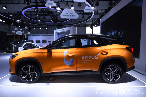 中國力量崛起，誰在撼動車用OS壟斷格局