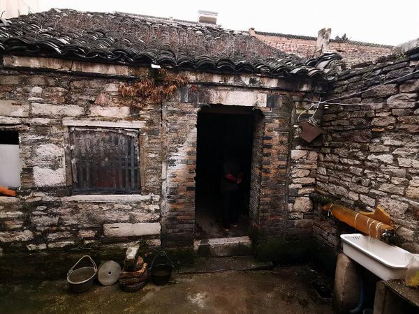 江蘇南京,600多年曆史的石刻古村,即將消失已無人居住 江蘇南京,600多年曆史的石刻古村,即將消失已無人居住