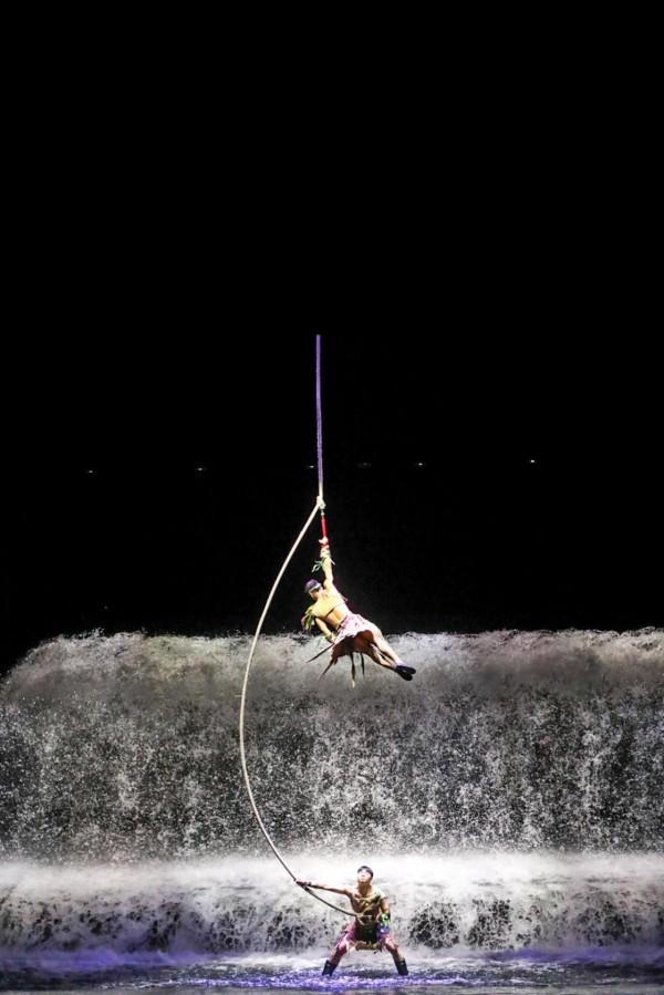 暑假，帶娃來桂林千古情放肆撒野，看精彩演出，重返侏羅紀