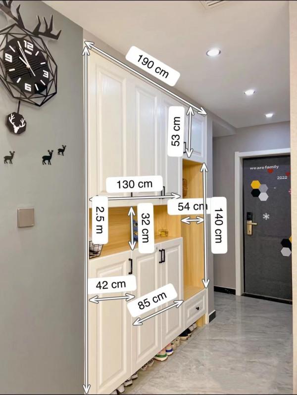 她家89平米，全屋簡潔大方又顯大，尤其是入戶鞋櫃，越看越喜歡