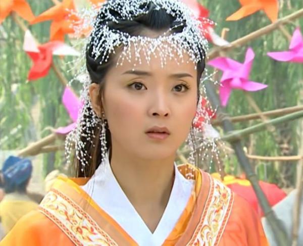 奇思妙想的90年代古裝劇造型：滿天星、蘋果網、插扇子、插筷子