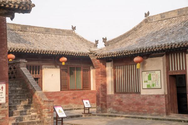 鎮國寺，山西古建築的代表，還可以看雕塑