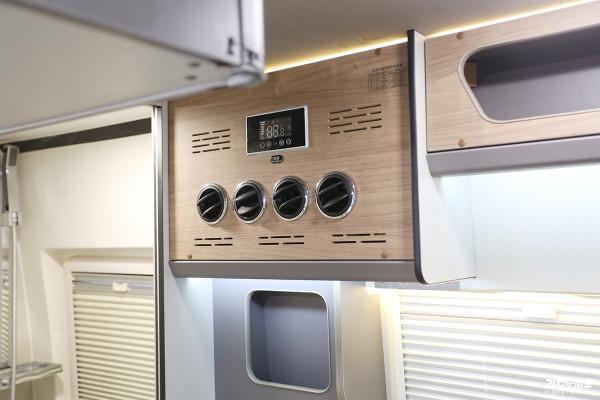 年輕人的第一臺Vanlife露營車,定製車漆+黑化套件,帥氣 年輕人的第一臺Vanlife露營車,定製車漆+黑化套件,帥氣