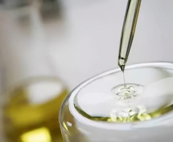 成分科普:大牌都在用的成分「角鯊烷」,到底是什麼? 成分科普:大牌都在用的成分「角鯊烷」,到底是什麼?