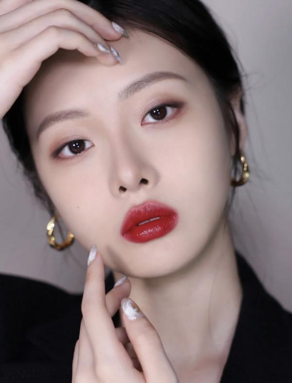 秋天通勤塗這幾支口紅,優雅又高階,讓你在辦公室裡脫穎而出 秋天通勤塗這幾支口紅,優雅又高階,讓你在辦公室裡脫穎而出