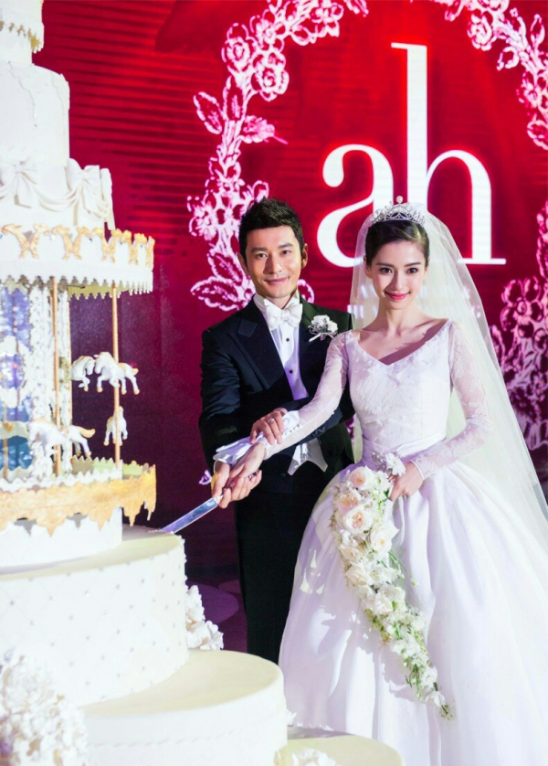 黃曉明baby早就傳離婚，為何選今天官宣？原因有3點熱度或是關鍵