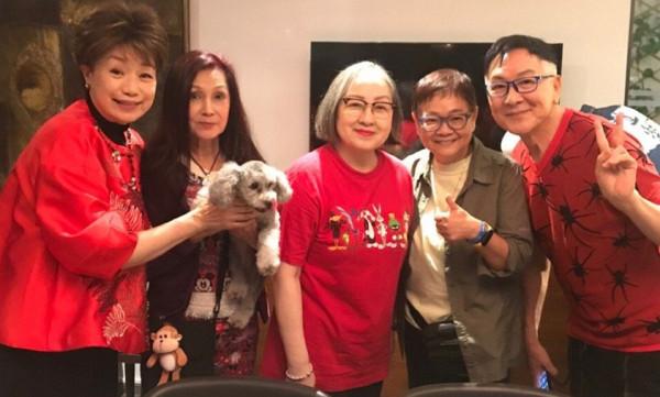 50年友誼不變!TVB第一屆訓練班聚會,呂有慧仍貌美金興賢變化大 50年友誼不變!TVB第一屆訓練班聚會,呂有慧仍貌美金興賢變化大