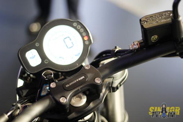 重慶摩博會 錢江釋出最新逸550與閃300s 復古與巡航逸起閃耀 重慶摩博會 錢江釋出最新逸550與閃300s 復古與巡航逸起閃耀