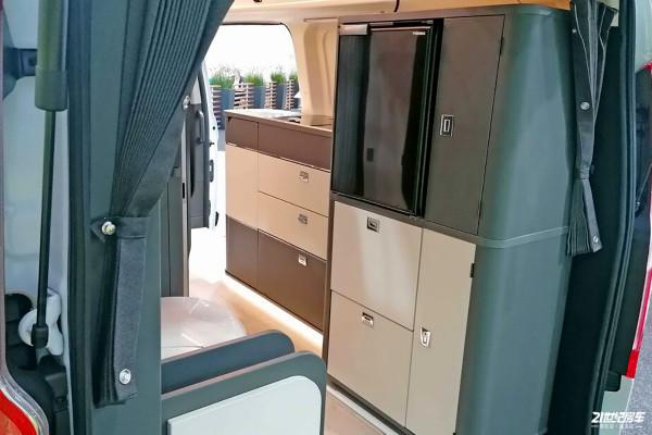 全新一代福特全順加持，太搶眼！這款B型房車太適合2人使用