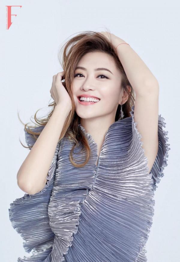 應採兒高畫質美圖,和陳小春太般配了 應採兒高畫質美圖,和陳小春太般配了