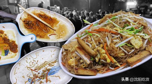 晚上的八卦街才是最有煙火氣的，路邊小店3天吃了2次