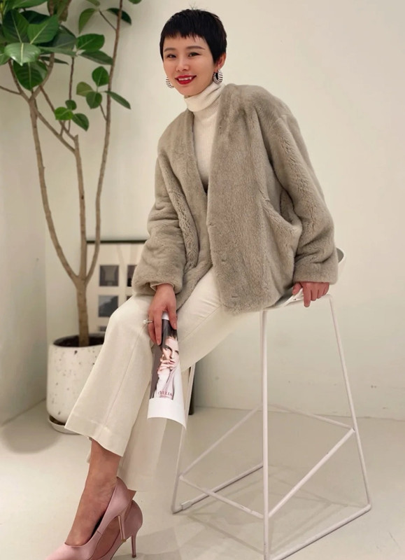 人到中年，穿衣不會配色是“硬傷”，4個配色原則拉高你的衣品