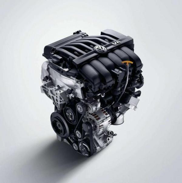 車速達到120km&sol;h時，發動機轉速多少？