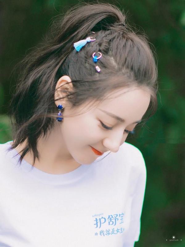 “清純版”迪麗熱巴 “清純版”迪麗熱巴