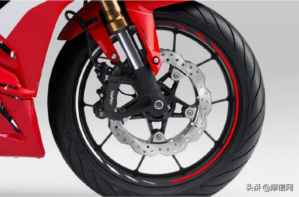 本田釋出2022款運動街跑CBR400R