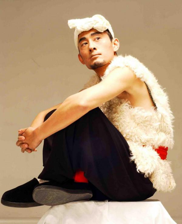 “放羊娃”阿寶：真實身份被揭穿，“草根歌王”的神話也就破滅了