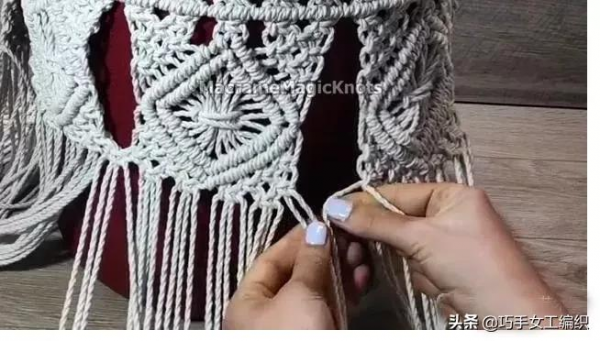 舊凳子不要扔，一團繩子就改造起來，家裡都美翻了