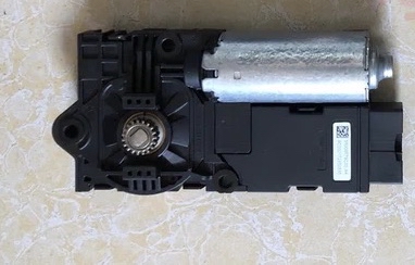 凱迪拉克XT4天窗關不上怎麼解決？