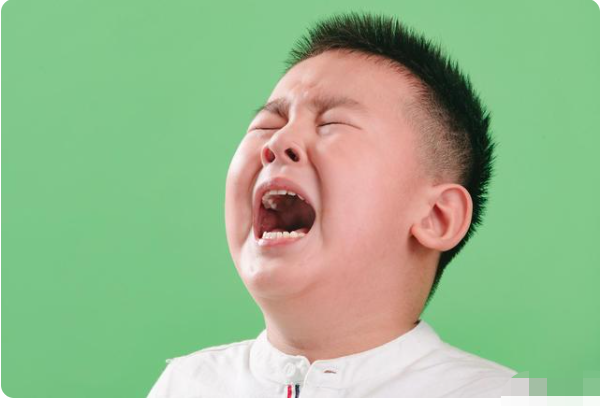 幼師:兩個孩子在班裡打鬧,臉上有抓痕,怎麼辦? 幼師:兩個孩子在班裡打鬧,臉上有抓痕,怎麼辦?