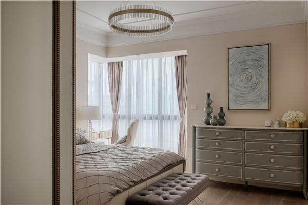 135㎡美式輕奢三居室，時尚又有品味