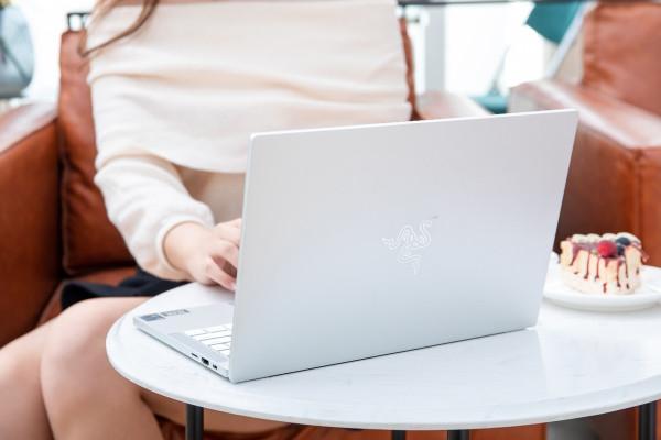 雷蛇筆記本水銀版,要的就是輕奢精緻的辦公感 雷蛇筆記本水銀版,要的就是輕奢精緻的辦公感