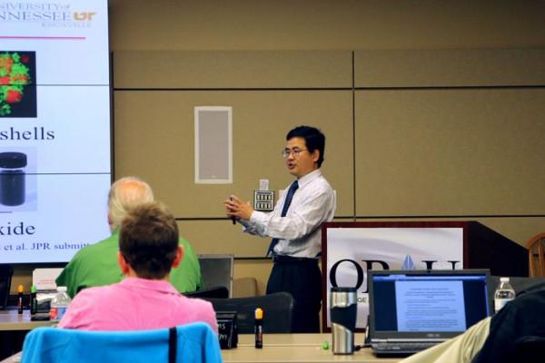 遭FBI誣告的華裔科學家胡安明被判無罪後，田納西大學恢復其終身教職