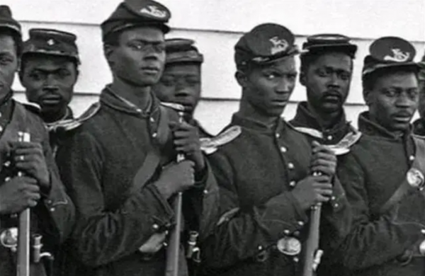 1952年葡萄牙挑釁我國，解放軍6天徹底將其打怕，還獲得4.4億賠款