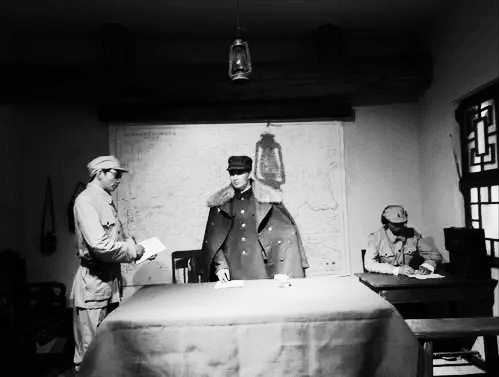 日本少佐被我軍俘虜，大膽提出要一把手槍，從此我軍多一個新軍種