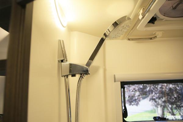 奇瑞進口底盤雙拓展房車,帶21.4度電,電粉碎直排馬桶 奇瑞進口底盤雙拓展房車,帶21.4度電,電粉碎直排馬桶