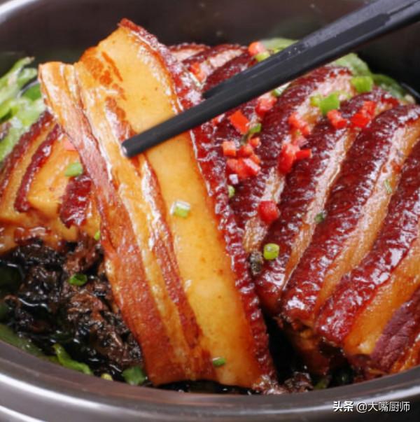 4步做出正宗的梅菜扣肉，鮮香酥爛，入口即化，上桌全家人搶著吃