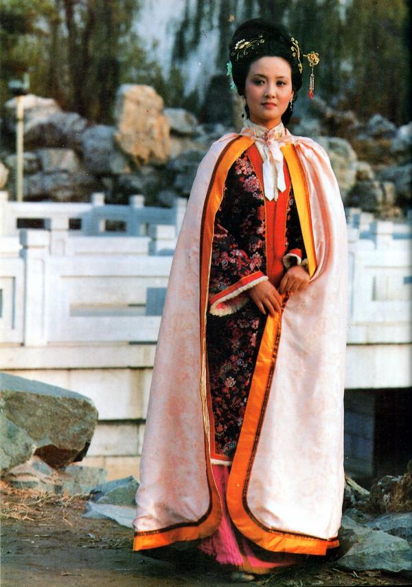 樂韻去世26年,退出《紅樓夢》成就鄧婕,騙她的羅烈下場怎麼樣? 樂韻去世26年,退出《紅樓夢》成就鄧婕,騙她的羅烈下場怎麼樣?