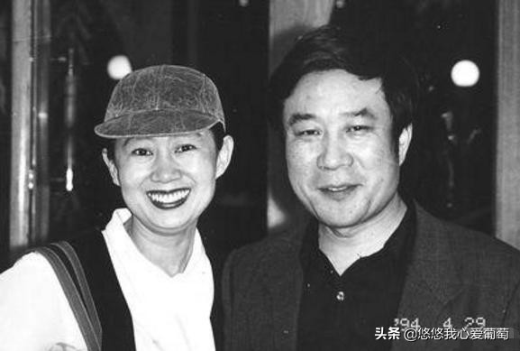 67歲李雪健近況曝光，首次出席兒子電影首映禮，口齒不清惹人淚目