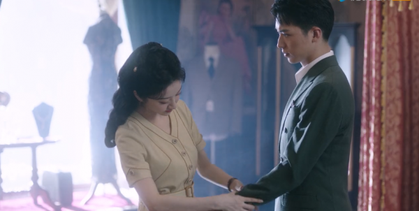 剛開播2天播放量1600萬！親密對手設定太上頭，景甜又選對了劇本