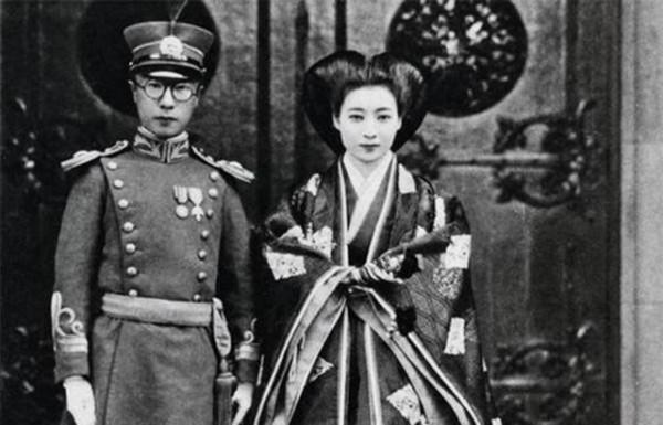 中國最後一位御醫鸚烈鵬,服侍溥儀10年,105歲堅持為百姓看病 中國最後一位御醫鸚烈鵬,服侍溥儀10年,105歲堅持為百姓看病