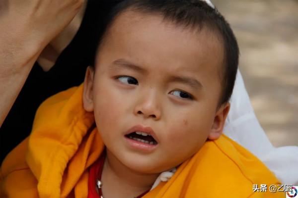 長子一歲確診腦癱,父母想再生一個有個依靠,誰知二寶患相同的病 長子一歲確診腦癱,父母想再生一個有個依靠,誰知二寶患相同的病