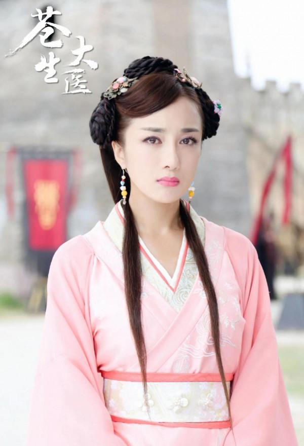 有喜歡李依曉的嗎？她曾是古裝第一美人，現在卻只能演反派角色