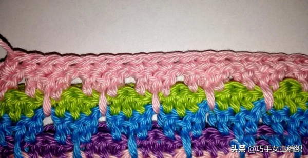 舊衣褲的拉鍊剪下來後，用鉤針戳一圈就有無數的收納