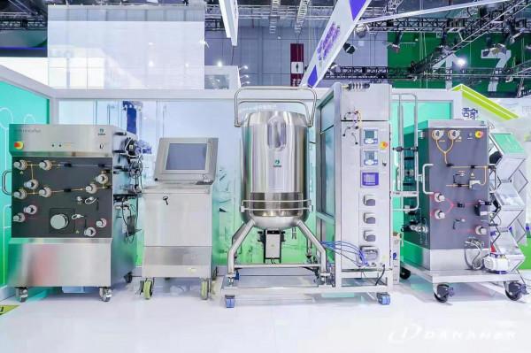 最前沿醫療科技亮相進博會，我們將倚此對抗疾病