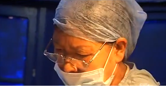 非洲醫院做手術，醫生就到點直接下班了