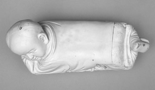 定窯孩兒枕,海內僅存,其實臺北故宮也有一件,而且更精美 定窯孩兒枕,海內僅存,其實臺北故宮也有一件,而且更精美