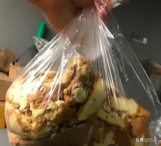 寶媽給娃買“蛋糕邊角料”引網友吐槽