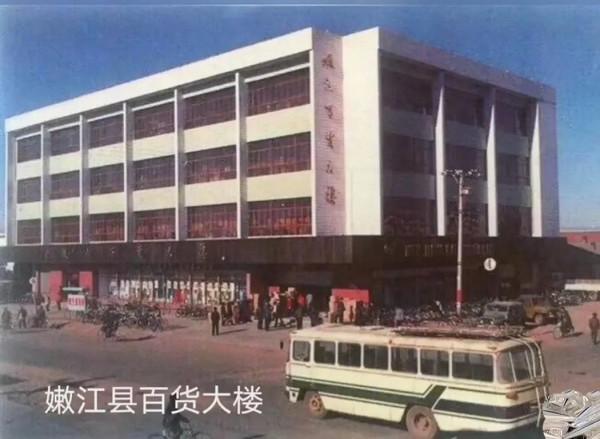 小妮子出生了 小妮子出生了