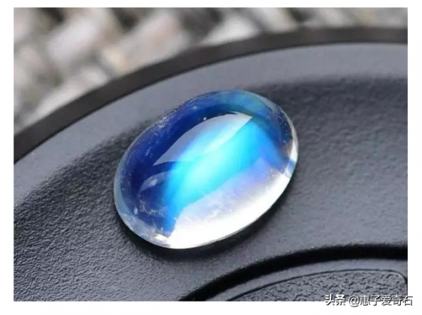 世界上最美麗的十五種石頭,不但外觀豔麗,而且價值不菲 世界上最美麗的十五種石頭,不但外觀豔麗,而且價值不菲