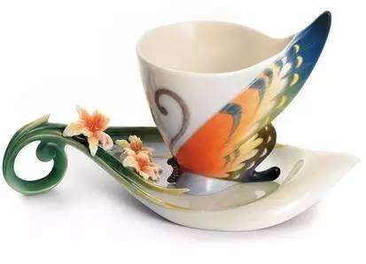 瓷器花樣新玩法,美得讓人目不轉睛。(法藍瓷) 瓷器花樣新玩法,美得讓人目不轉睛。(法藍瓷)