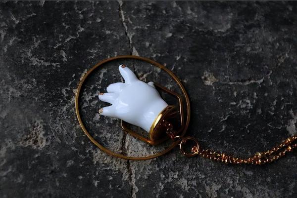 陶瓷可不是廉價的代名詞,寶格麗的陶瓷首飾就很高階,設計是關鍵 陶瓷可不是廉價的代名詞,寶格麗的陶瓷首飾就很高階,設計是關鍵