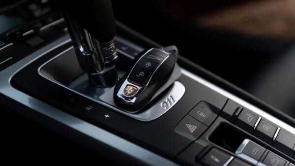 從保時捷Cayman到911敞篷,這可能是“接二連三”最具實力的詮釋 從保時捷Cayman到911敞篷,這可能是“接二連三”最具實力的詮釋